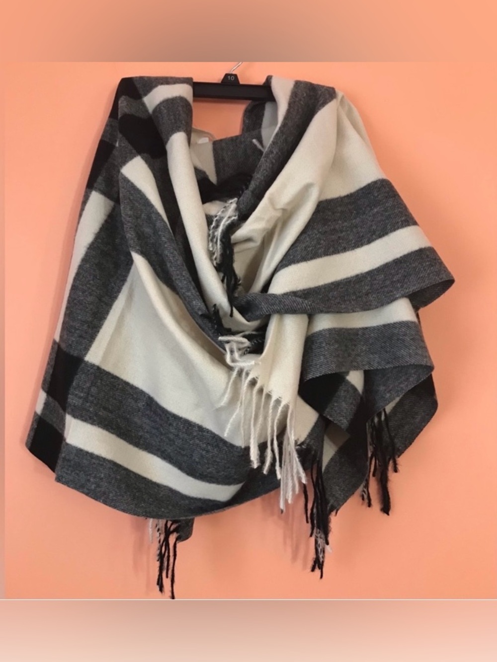 🪷NEW🪷The Cozy Shawl Kendall & James